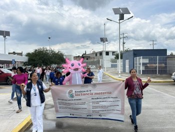 Secretaría de Salud promueve la lactancia materna en Celaya con feria y desfile