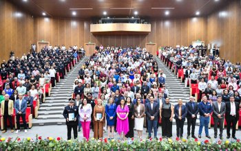 Gobernadora Tere Jiménez reconoce a más de 460 servidores públicos por su antigüedad en Aguascalientes