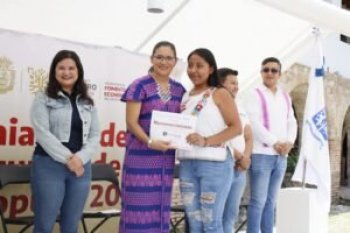 Reconocen a artesanas y artesanos de Chilapa en Concurso Artesanal 2025