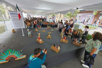 Votación pública para elegir la Ofrenda Monumental del Día de Muertos 2025 en el Zócalo