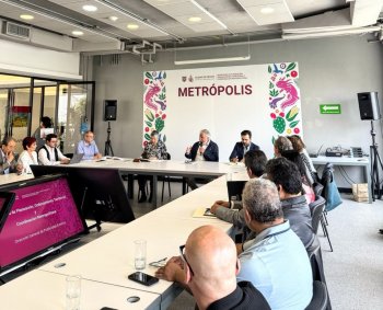 Gobierno de la CDMX busca regularizar publicidad exterior ilegal con diálogo transparente