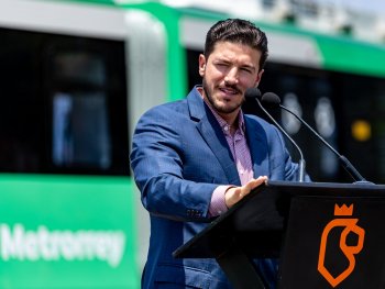 Samuel García completa flota de 22 trenes nuevos para Línea 1 del Metro de Monterrey