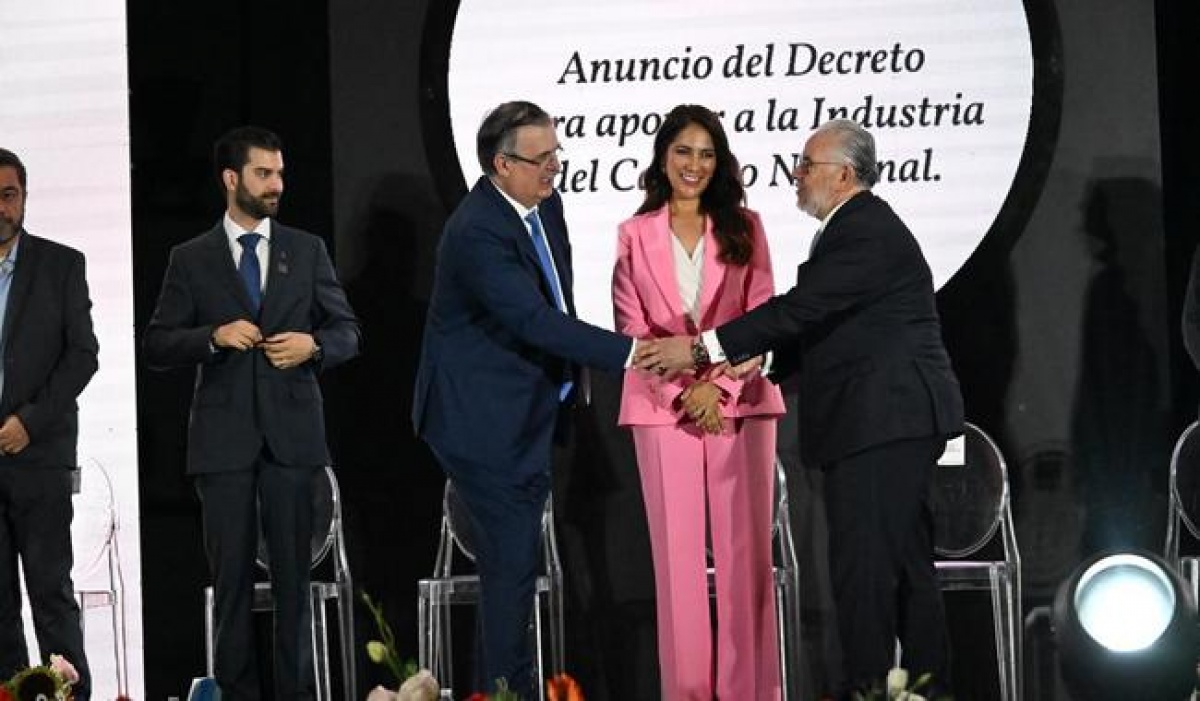 Marcelo Ebrard anuncia decreto para prohibir importación temporal de calzado y proteger 130 mil empleos