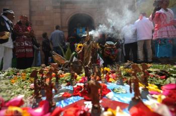Tlatelolco conmemora 504 años de la resistencia mexica y homenajea a Cuauhtémoc