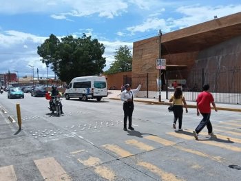 Policía Vial Estatal promueve cultura vial responsable en Oaxaca para garantizar seguridad peatonal