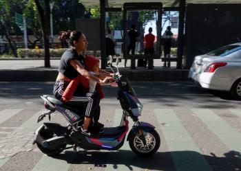 CDMX regulará scooters y bicis eléctricas con licencias y placas desde diciembre