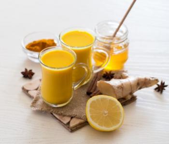 Shot de cúrcuma, jengibre y limón: la bebida matutina que refuerza defensas y da energía natural