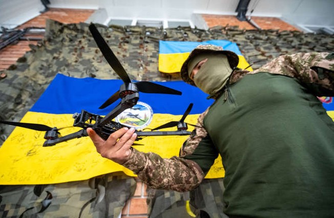 Mexicanos vinculados al crimen organizado se infiltran en la Legión Internacional de Ucrania para entrenarse en guerra con drones
