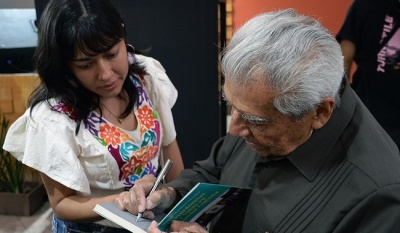 Presentan libro bilingüe sobre mayordomías y velas en Ranchu Gubiña