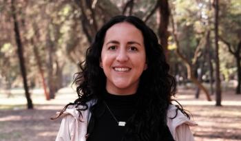 Desde el giro: investigación explora narrativas costeras frente a huracanes y tifones