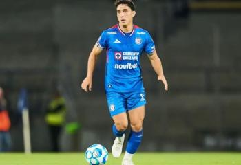 Lorenzo Faravelli renueva contrato con Cruz Azul hasta 2026