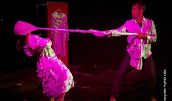 R3gla de tr3s llega al Cenart con teatro físico y danza inspirada en Magritte