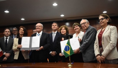México y Brasil firman acuerdos en salud para producción de vacunas y medicamentos