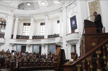 Clara Brugada entrega a Congreso CDMX su Primer Informe de Gobierno con aumento del 36% en programas sociales