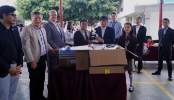 Mazda Logística dona 40 mil pesos en material de laboratorio a Secundaria Técnica No. 38 de Salamanca