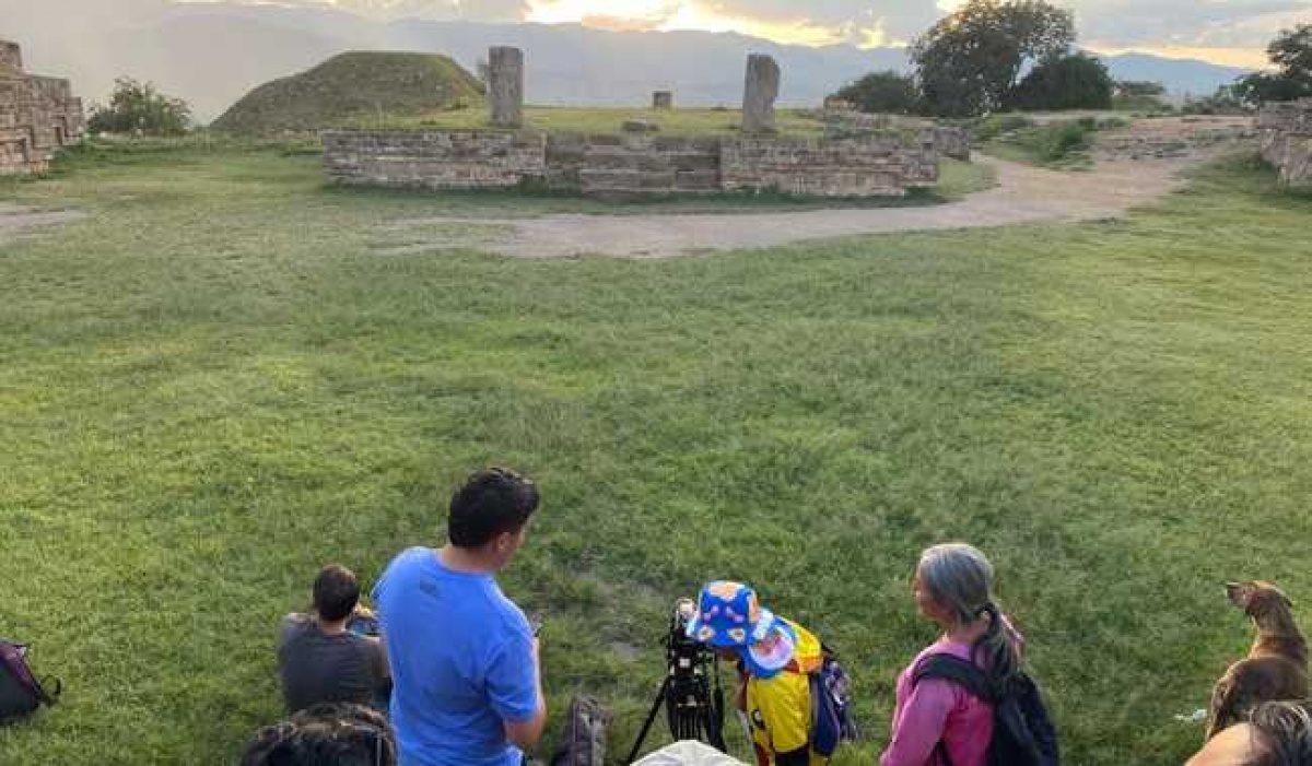 Monte Albán inaugura programa de actualización con taller de arqueoastronomía