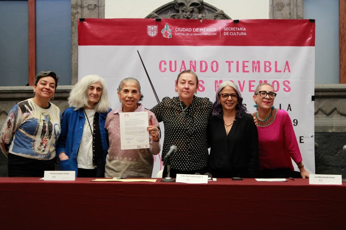 CDMX inaugura exposición de muñecas de tela que honran a costureras del sismo de 1985
