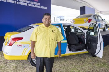Gobierno de Querétaro lanza taxímetro digital y aplicación QroTaxi para modernizar servicio