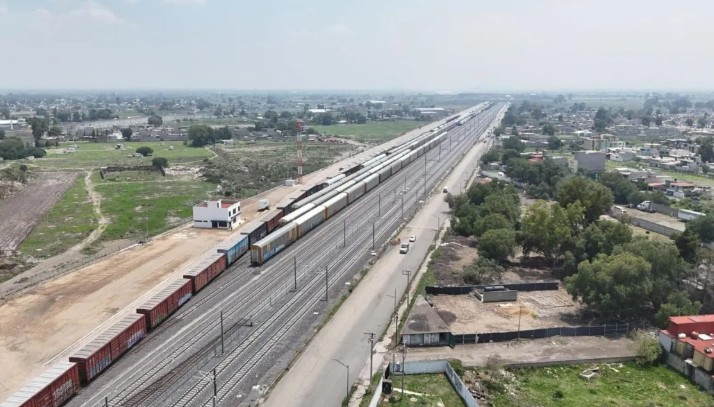 Firman convenio para liberar derecho de vía en trenes AIFA–Pachuca y México–Querétaro