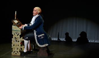 De Mozart, tubas y bemoles: Mario Iván Martínez estrena espectáculo familiar en el Teatro Julio Castillo