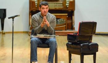 Pacho Flores comparte su talento en clase magistral en el Conservatorio Nacional de Música