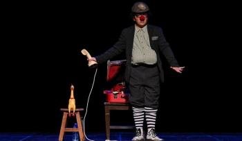 Parrot Contestario, espectáculo de improvisación con Natalia Goded en el Centro Cultural del Bosque