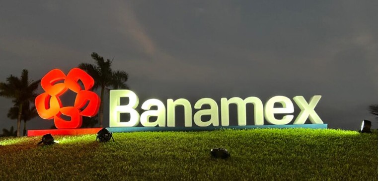 Acciones de Grupo México se desploman más de 15% tras oferta por Banamex