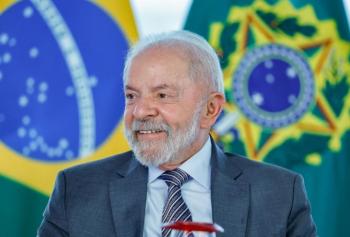 Lula pide a Trump retirar aranceles y sanciones a funcionarios brasileños en una llamada telefónica