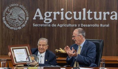 Juan Gay Gutiérrez recibe el Premio Nacional de Sanidad Animal 2025 por su liderazgo en la defensa del patrimonio pecuario de México