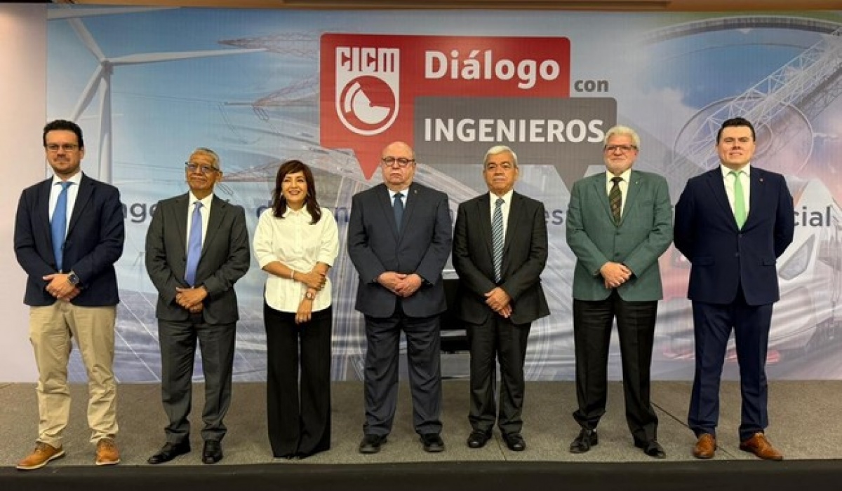 Autotransporte federal, motor económico y pilar del comercio nacional: SICT