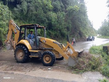 Gobierno de Oaxaca avanza en rehabilitación de carretera San Lucas Cerro del Vidrio - Río Grande