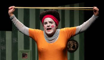 Gabriela Muñoz inaugura el 12 Encuentro Internacional de Clown con la obra Julieta en el Helénico
