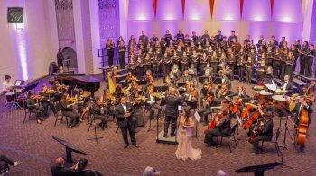 Maestro colimense Miguel Ángel Alatorre dirige concierto internacional en Chicago