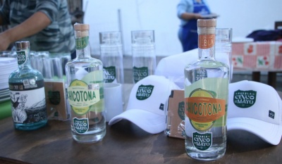 Productores de Atlixco exportan a Nueva York su primer lote de mezcal con apoyo de Agricultura y OREF Puebla