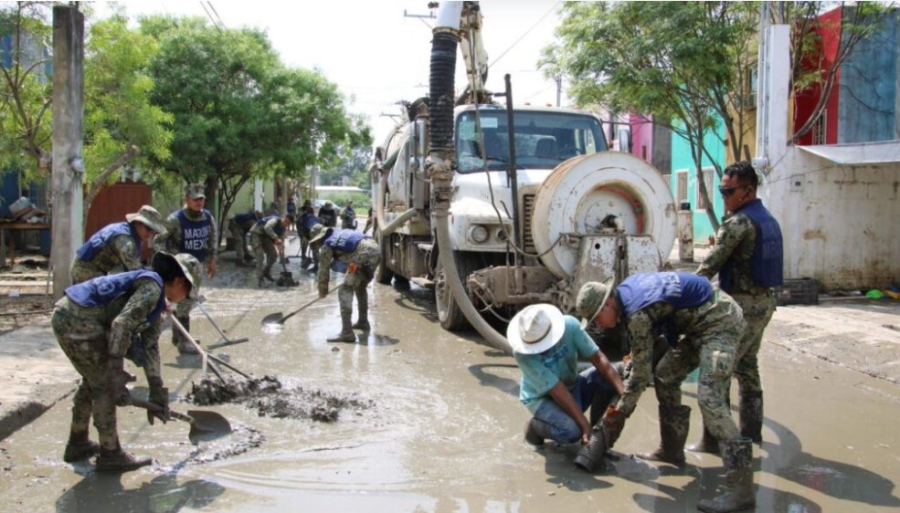 Marina refuerza con maquinaria pesada el Plan Marina en Veracruz, Puebla, Hidalgo y San Luis Potosí