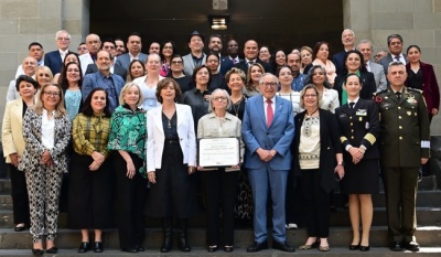 David Kershenobich reconoce la vocación médica y entrega el Mérito Médico 2025 a la doctora María del Carmen García Peña