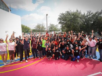 Rehabilitan cancha multipropósito en Centro Comunitario Santa Fe de Apodaca mediante alianza gubernamental y fundaciones