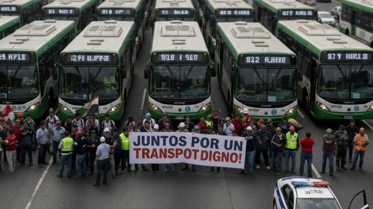 Transportistas posponen mega bloqueo en CDMX tras apertura al diálogo con autoridades