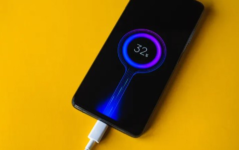 Este es el límite recomendado para cargar tu móvil y alargar la vida de la batería