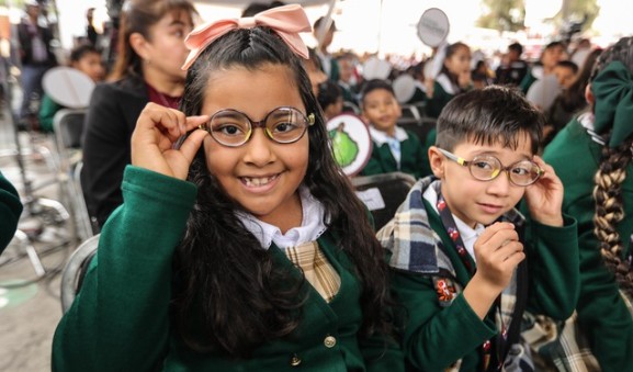 SEP entregará 2 millones de lentes gratuitos a estudiantes de primaria para mejorar su aprendizaje