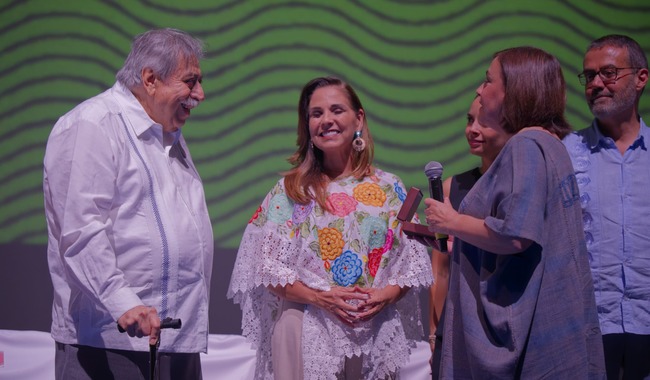 Inauguran la 45 Muestra Nacional de Teatro con homenaje a Luis Martín Garza Gutiérrez en Cancún