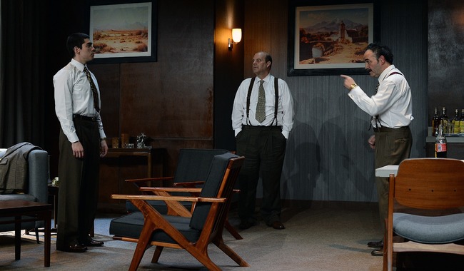 Business Suite cuestiona los límites morales del éxito profesional en el Helénico