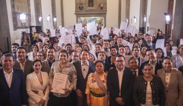SEP reconoce a 3 mil 843 maestras y maestros por prácticas innovadoras en la educación mexicana