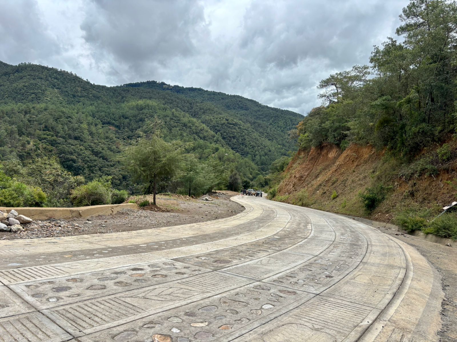 SICT concluye 137 kilómetros de caminos artesanales en 11 estados del país