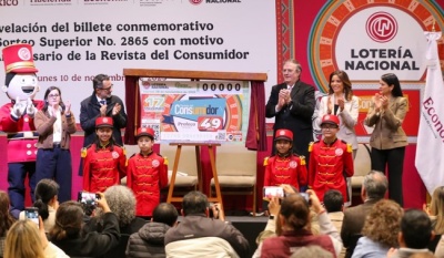 Revista del Consumidor celebra 49 años con billete conmemorativo del Sorteo Superior 2865 de la Lotería Nacional