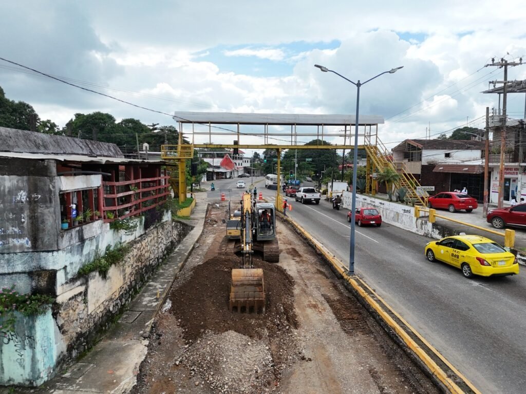 SIC invierte 29 millones de pesos en rehabilitación con concreto hidráulico del boulevard Plan de Tuxtepec