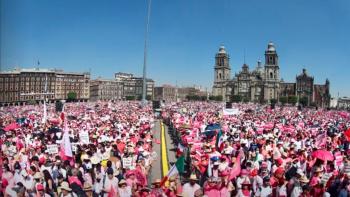 Gobernación condena actos violentos en manifestación en el Zócalo y llama a la paz