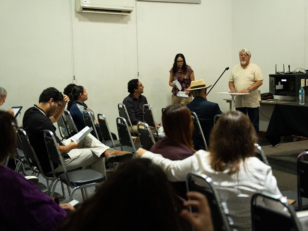 Inteligencia Artificial y arte: diálogo crítico en Jornadas de la Escuela Adolfo Prieto