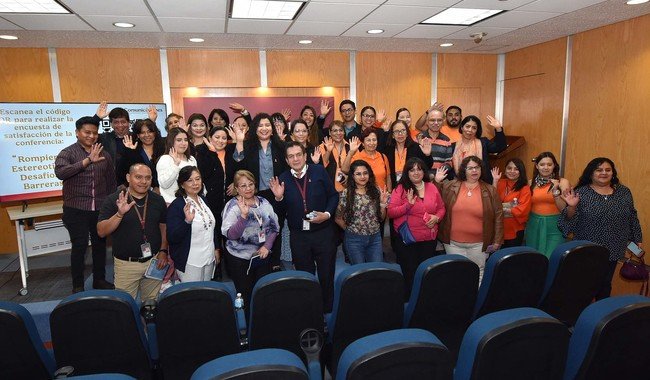 SICT imparte conferencia 'Rompiendo estereotipos' en el marco del Día Internacional de la Eliminación de la Violencia contra las Mujeres