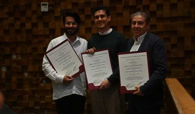 Exposición 'Pico y elote' de Damián Ortega recibe mención en los Premios INAH 2025